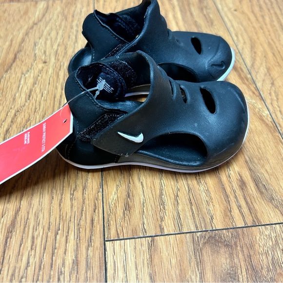 Nike Sunray Protect 3 | Toddler Beach Pool Shoes | DH9465 | Black Toddler Size 4 - Picture 1 of 7